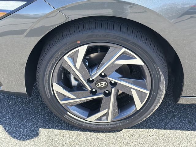 New 2026 Hyundai Elantra Limited image 11