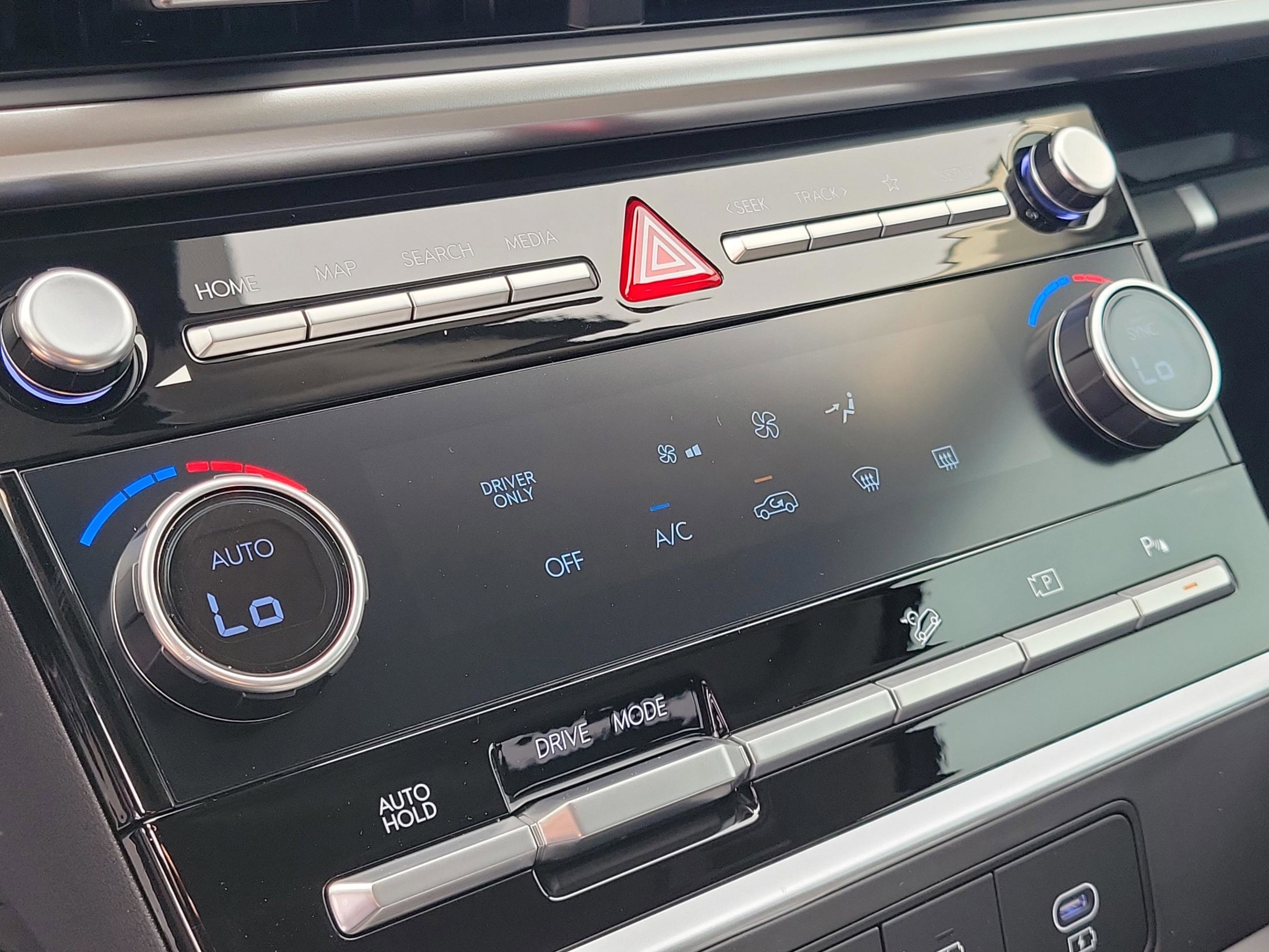 New 2026 Hyundai Santa Fe SE image 10