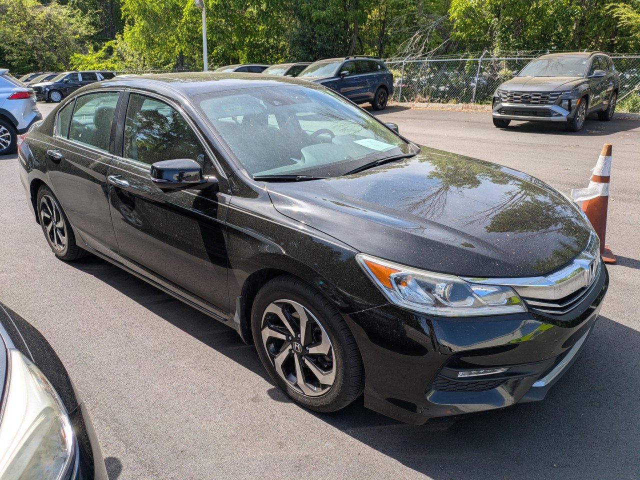 Used 2016 Honda Accord EX image 1