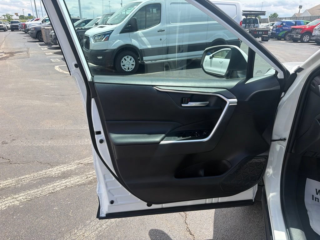 Used 2019 Toyota RAV4 XLE w/ Convenience Package AWD/4WD image 18