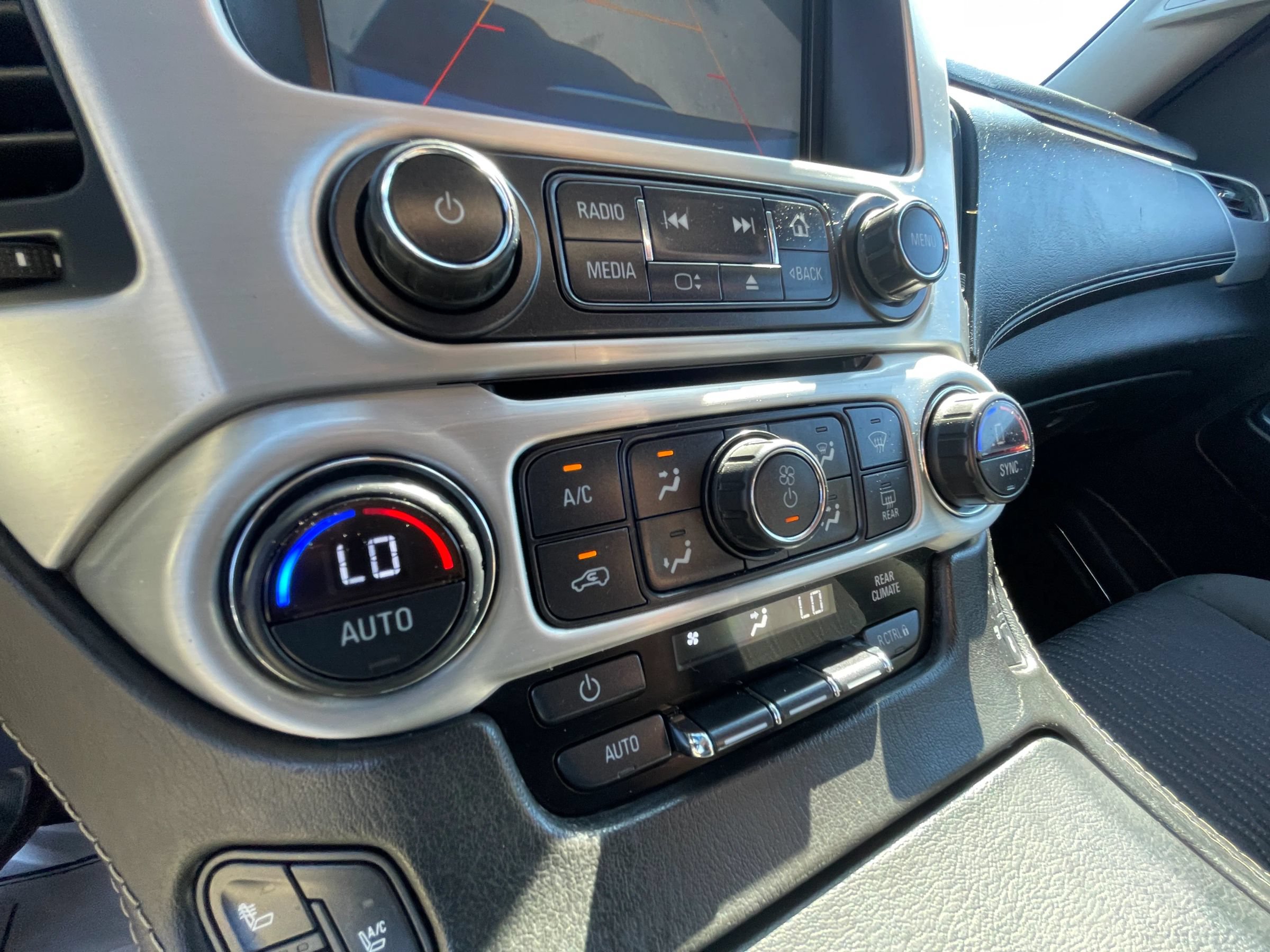 Used 2015 GMC Yukon SLE w/ HD Trailering Package AWD/4WD image 14