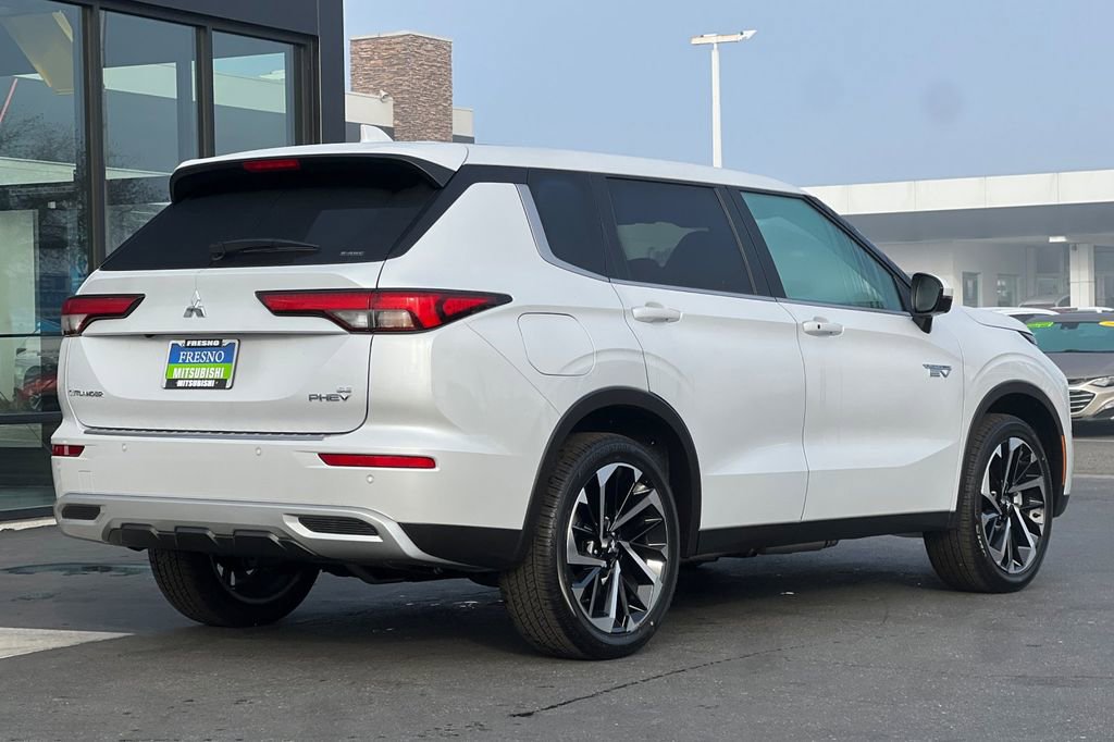 New 2025 Mitsubishi Outlander SE image 5