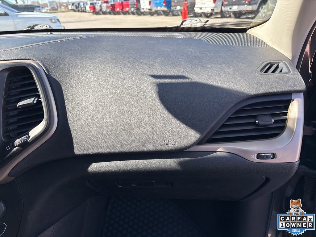 Used 2018 Jeep Cherokee Latitude w/ Altitude Package image 51