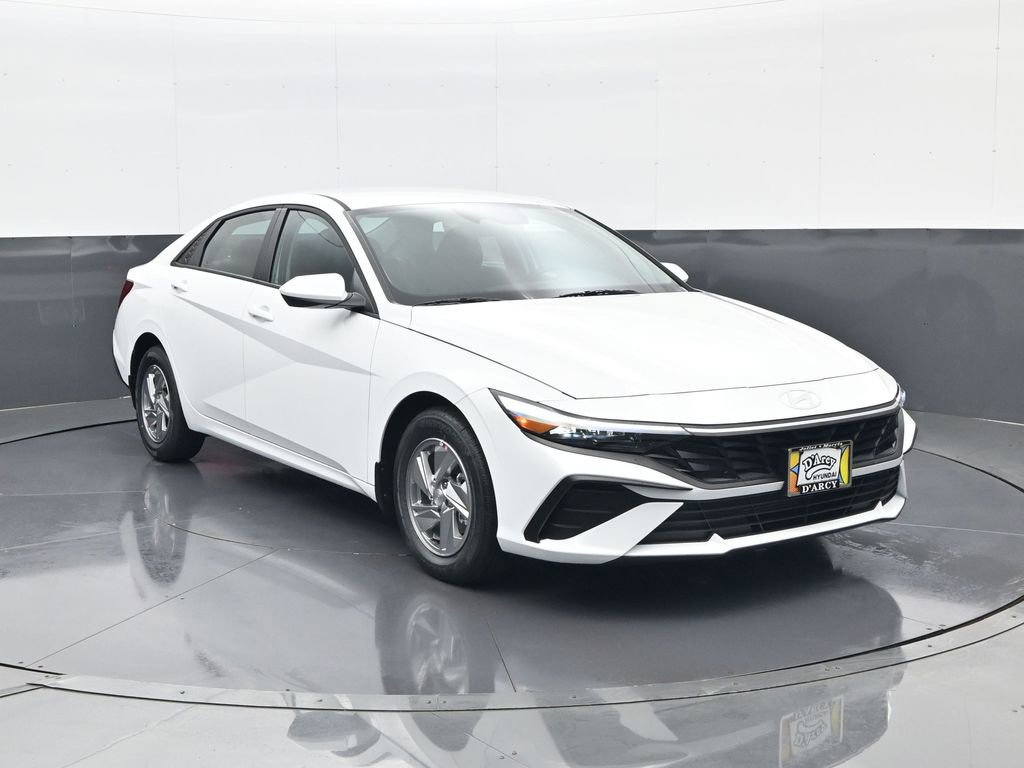 New 2026 Hyundai Elantra SE FWD image 3