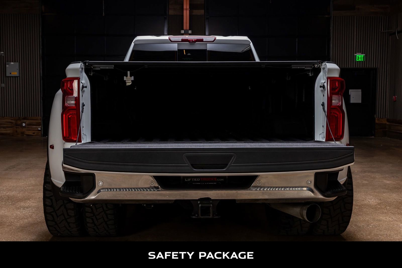 Used 2025 Chevrolet Silverado 3500 LTZ w/ LTZ Plus Package image 8