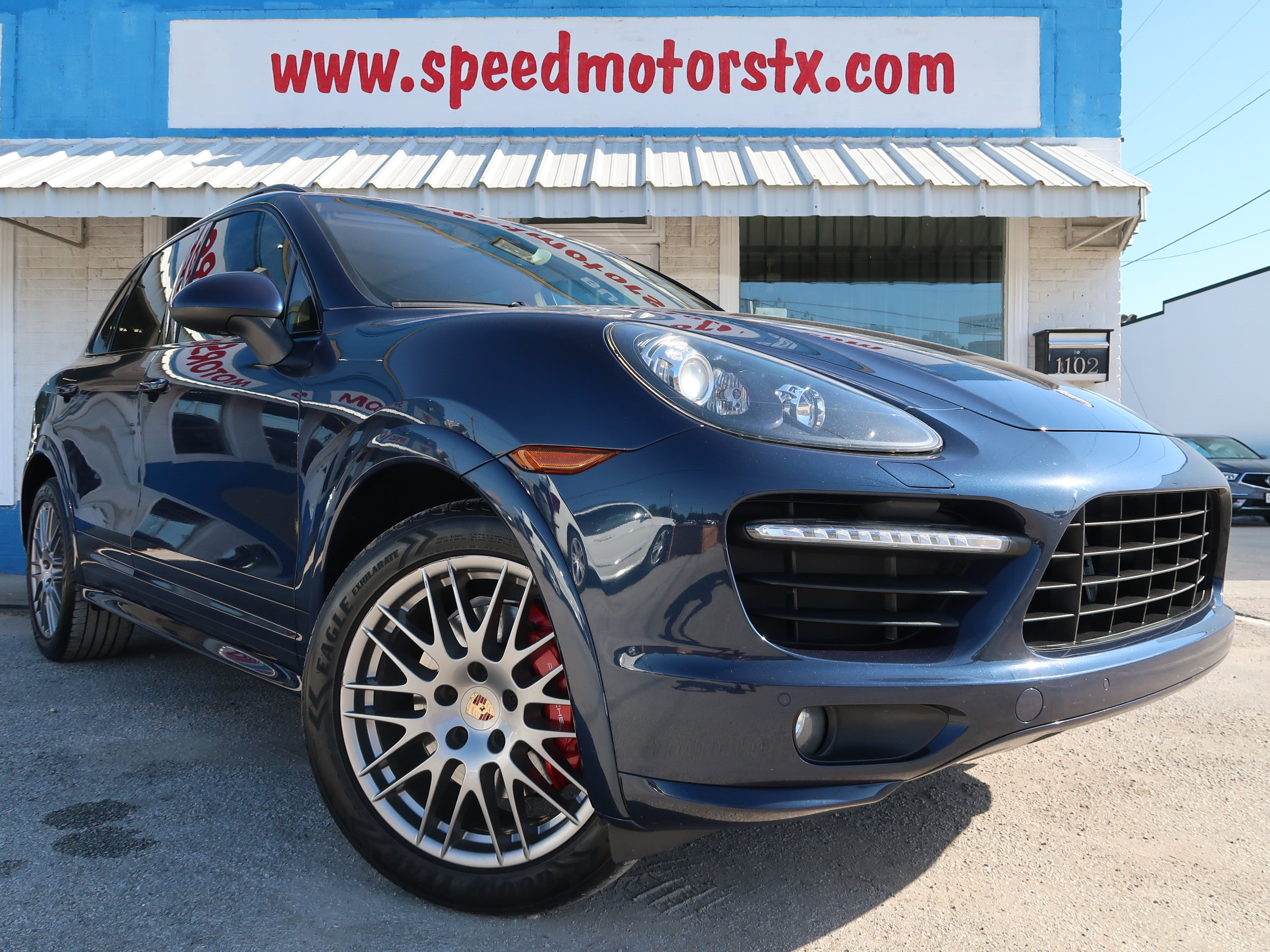 Used 2014 Porsche Cayenne GTS AWD/4WD image 2