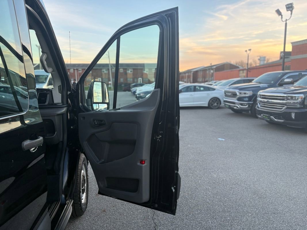 Used 2022 Ford Transit 250 Medium Roof image 43