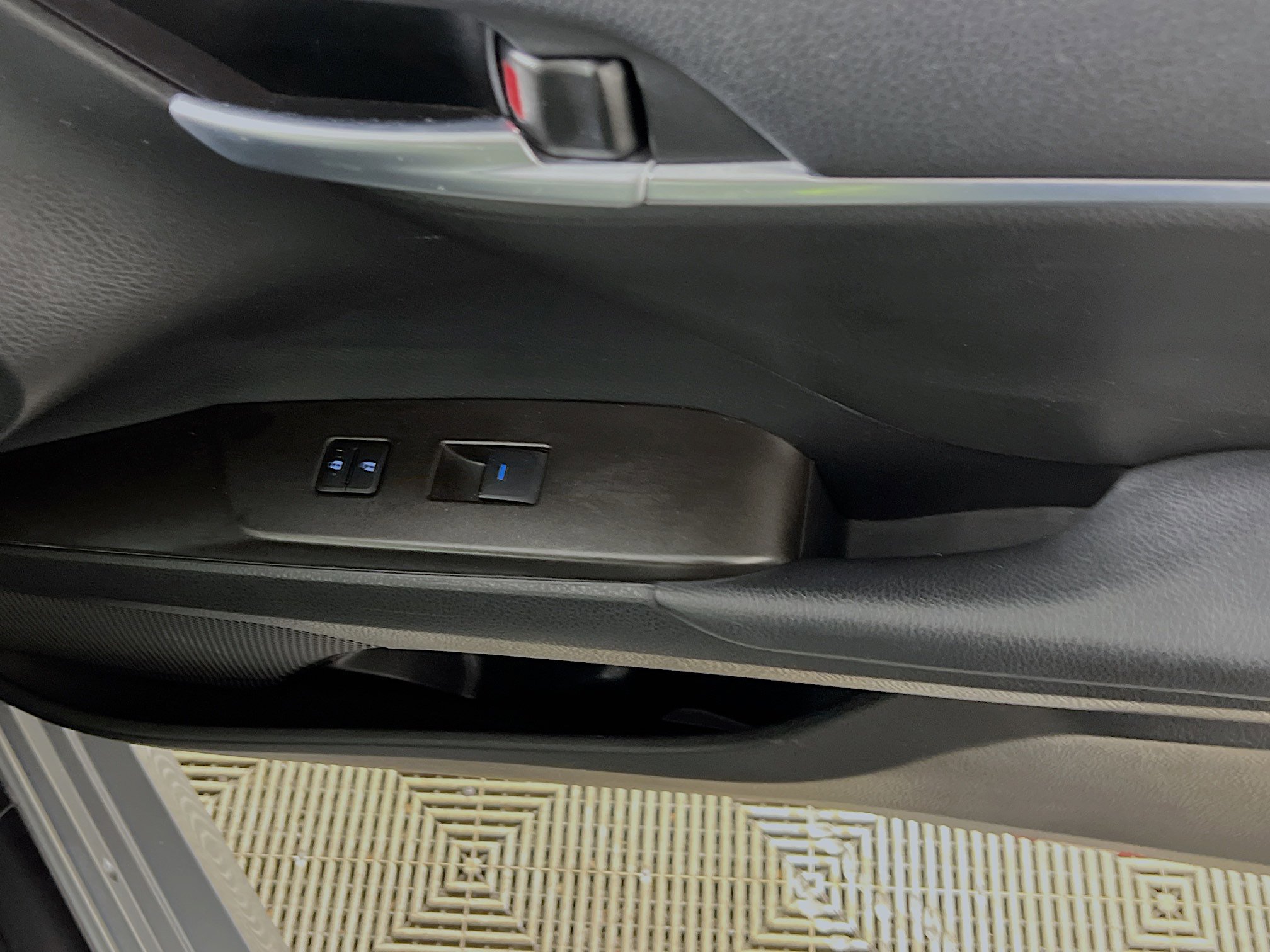 Used 2024 Toyota Camry LE FWD image 31