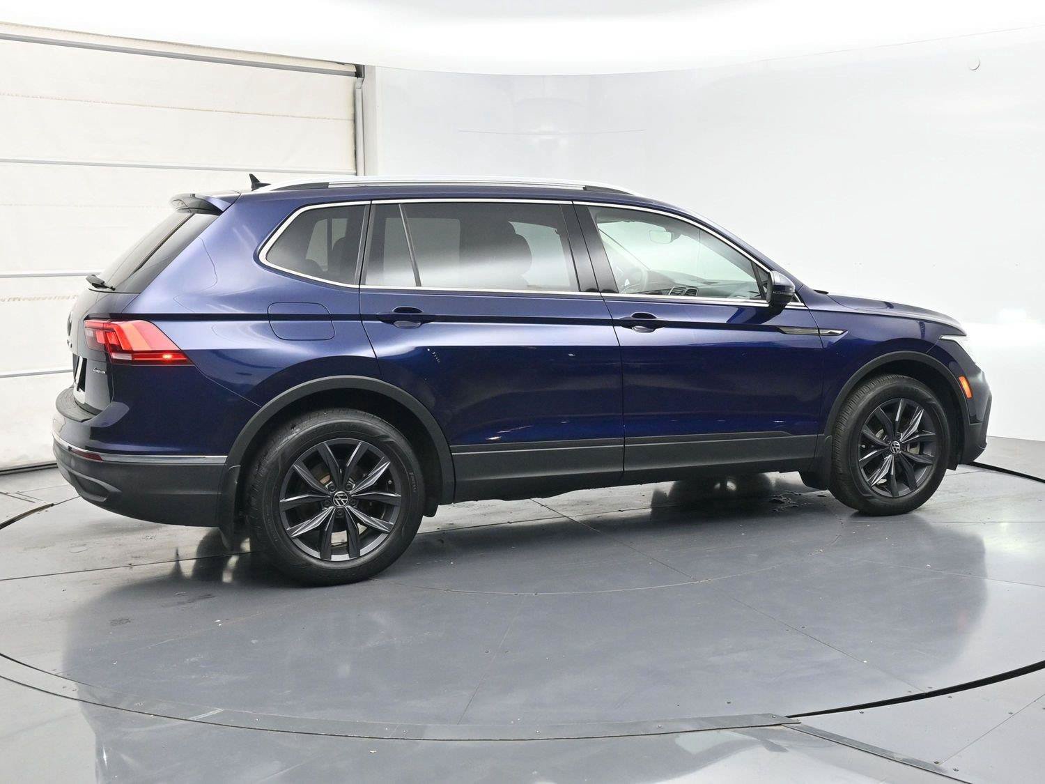 Used 2022 Volkswagen Tiguan SE AWD/4WD image 22
