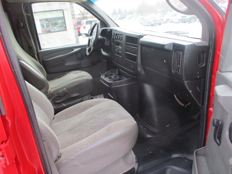 Used 2011 Chevrolet Express 1500 image 7