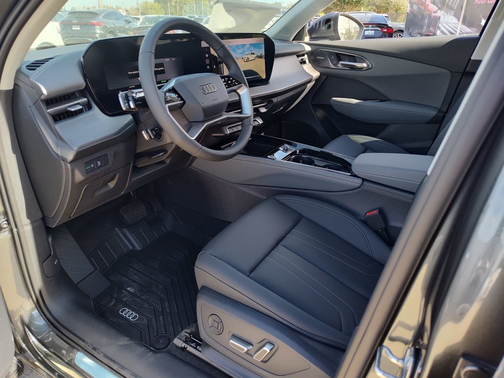 New 2026 Audi Q3 quattro 2.0T AWD/4WD image 2