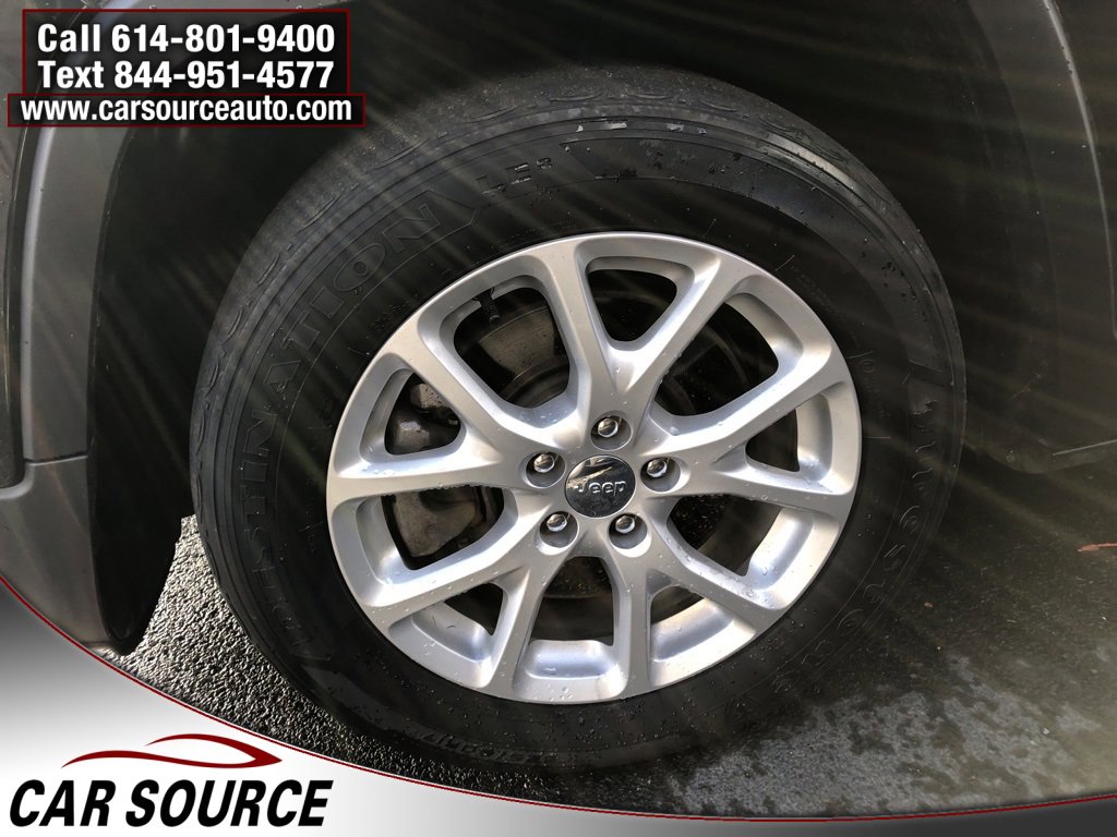 Used 2018 Jeep Cherokee Latitude Plus w/ Cold Weather Group image 25