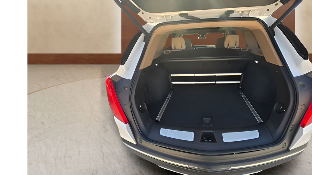 Used 2017 Cadillac XT5 Platinum w/ Driver Assist Package image 15