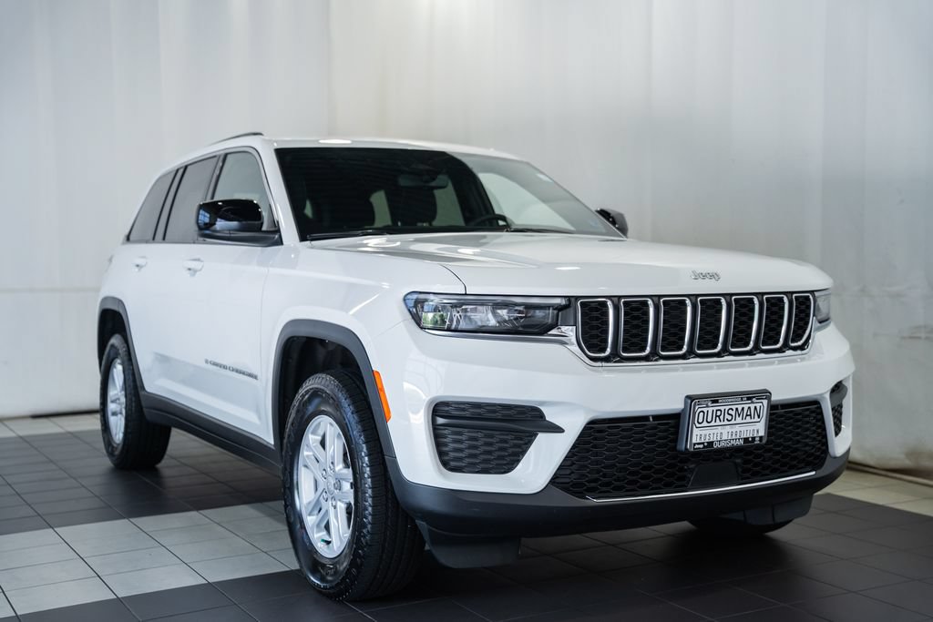 Certified 2024 Jeep Grand Cherokee Laredo w/ Luxury Tech Group I
