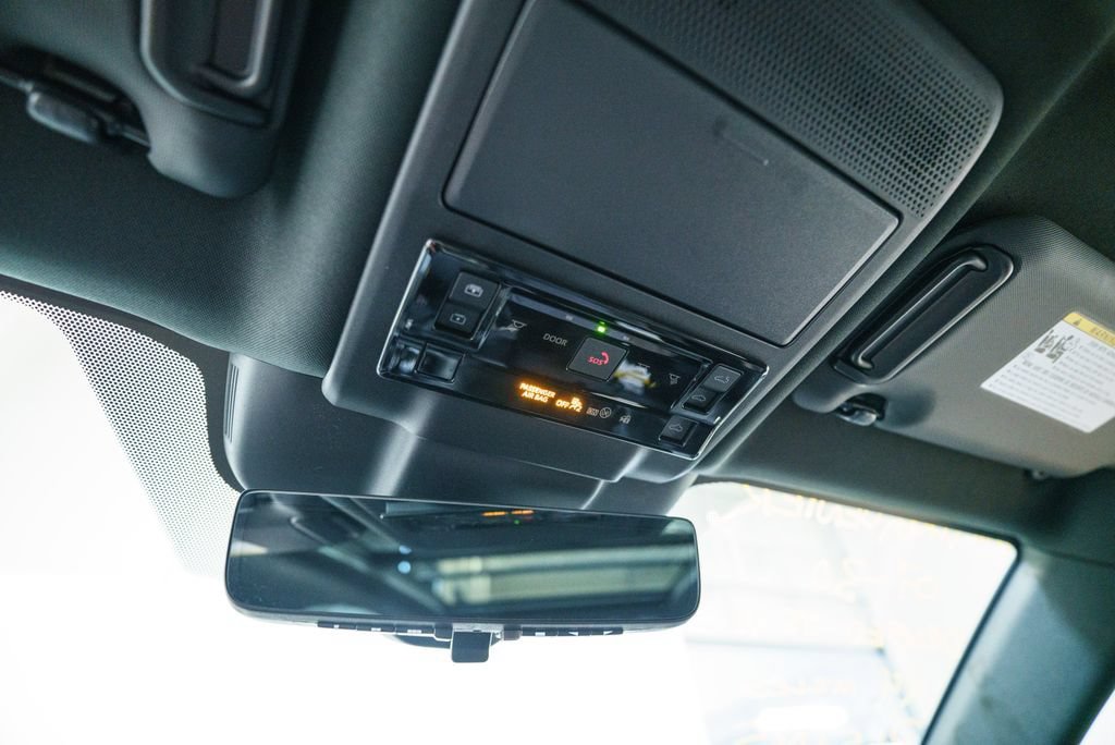 Used 2025 Toyota Grand Highlander AWD image 38