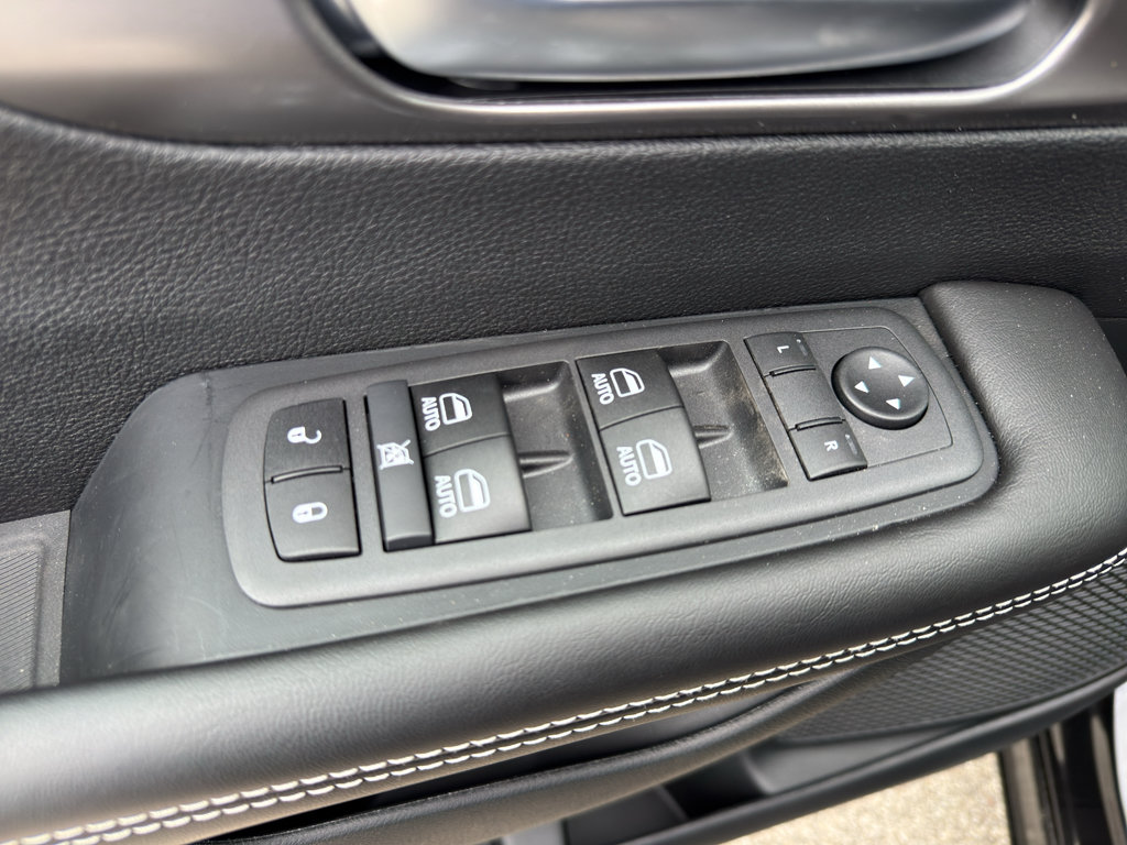 New 2026 Chrysler Pacifica Select FWD image 10