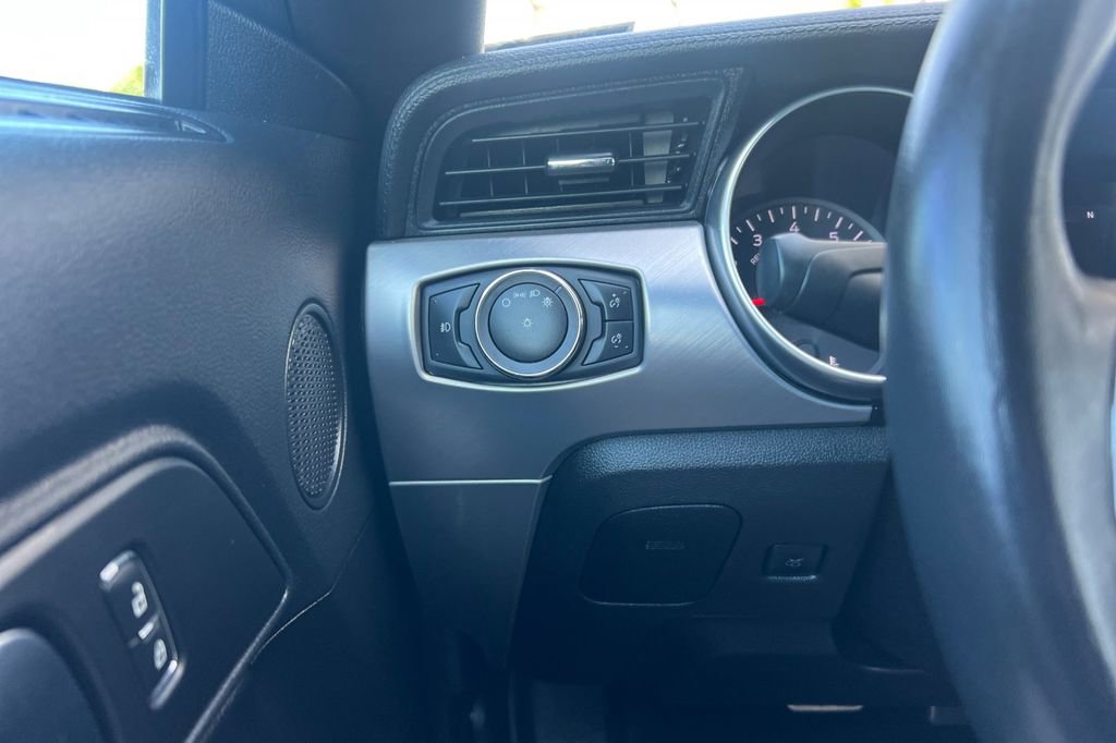Used 2019 Ford Mustang Premium image 30
