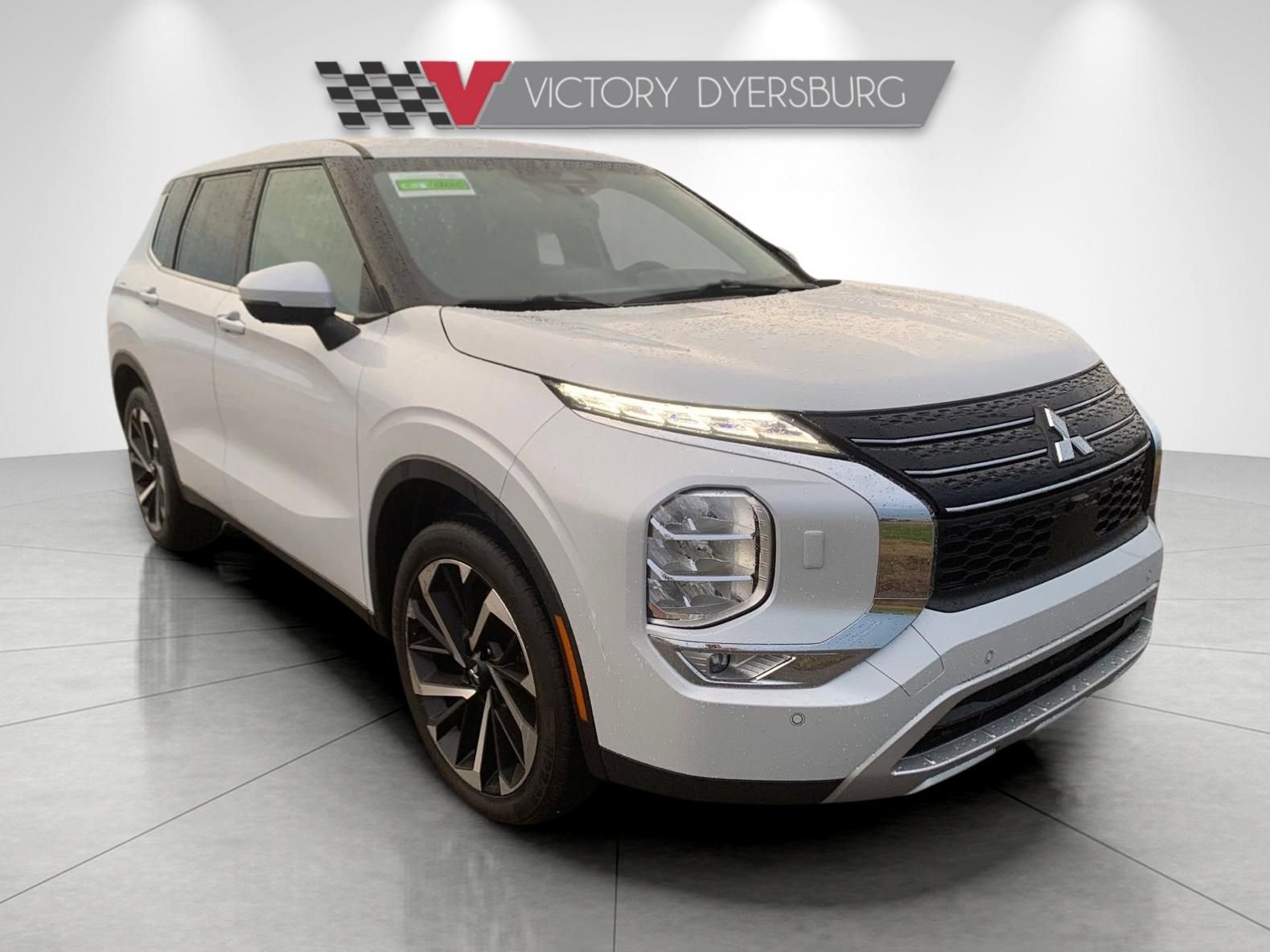 Used 2024 Mitsubishi Outlander SE