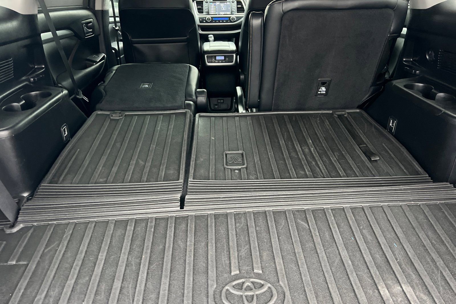 Used 2018 Toyota Highlander XLE FWD image 16