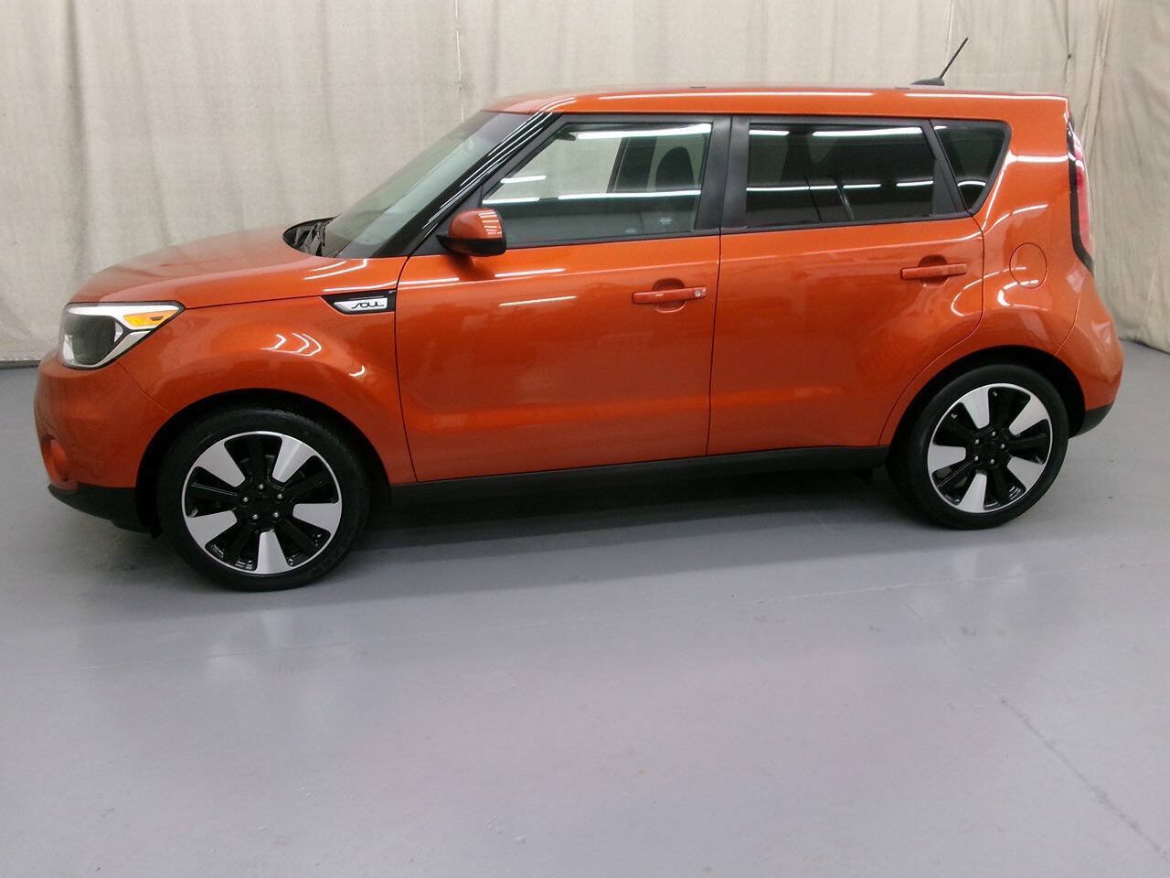Used 2018 Kia Soul + FWD image 5