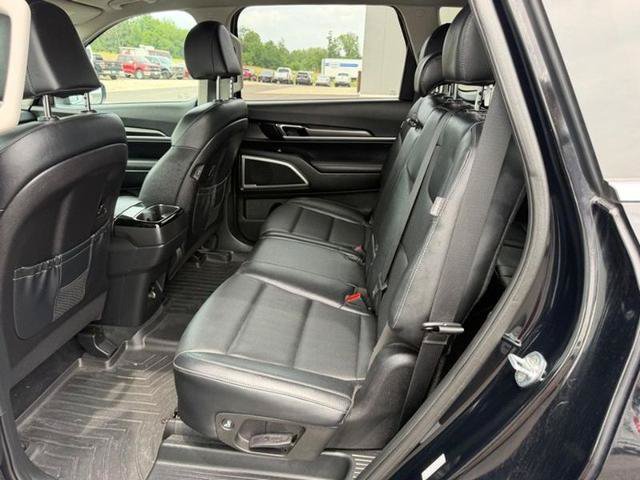 Used 2023 Kia Telluride LX AWD/4WD image 9