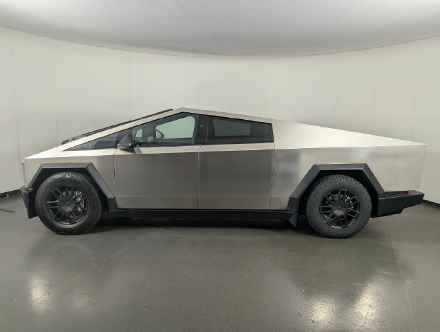 Used 2025 Tesla Cybertruck AWD Crew Cab image 5