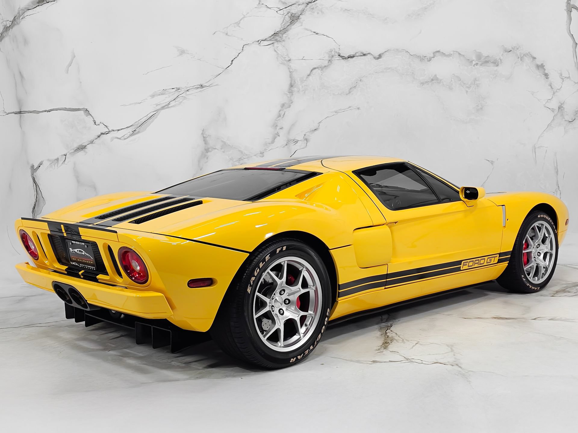 Used 2005 Ford GT RWD image 8
