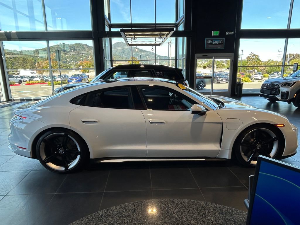 Used 2020 Porsche Taycan 4S image 6