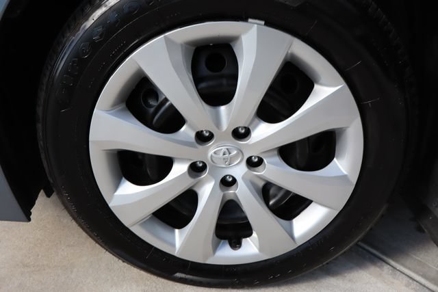 Used 2025 Toyota Corolla LE FWD image 39