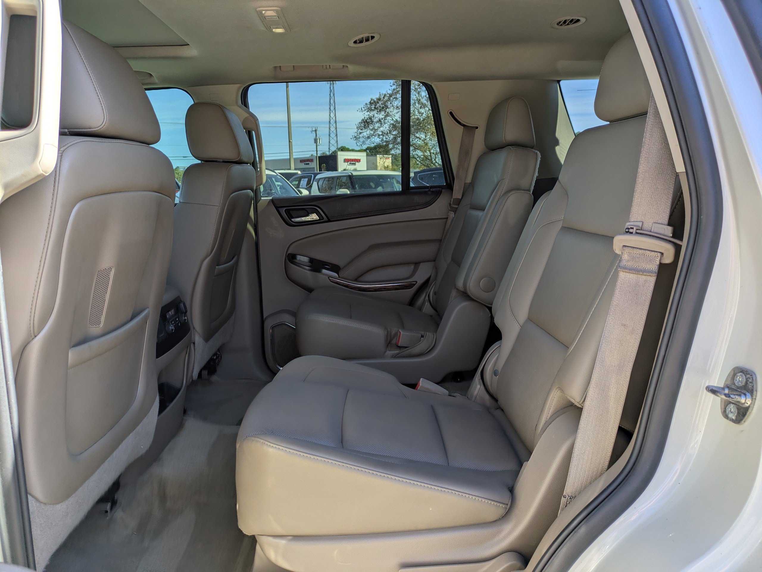 Used 2015 GMC Yukon SLT w/ HD Trailering Package image 16