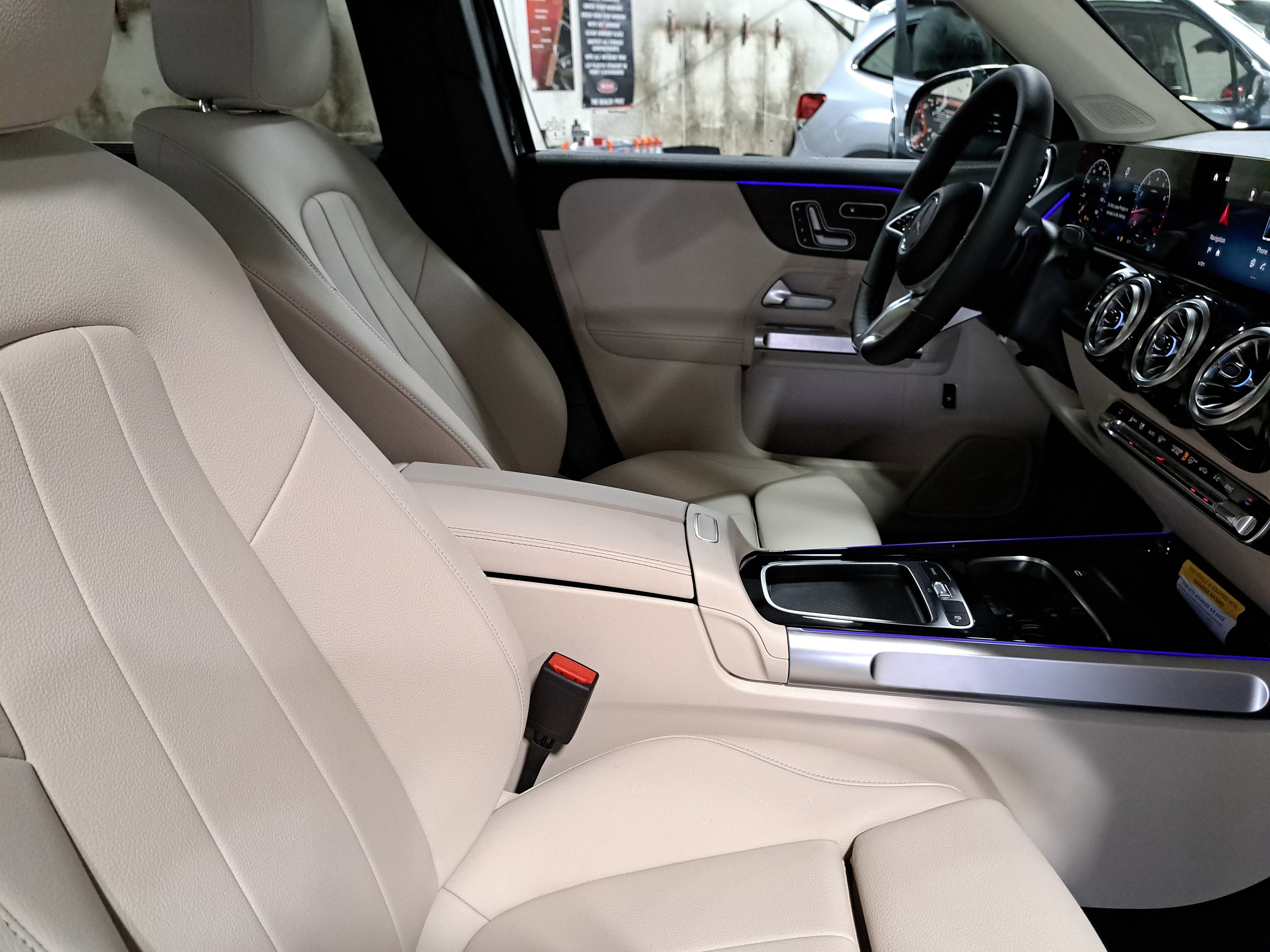 New 2026 Mercedes-Benz GLB 250 image 10