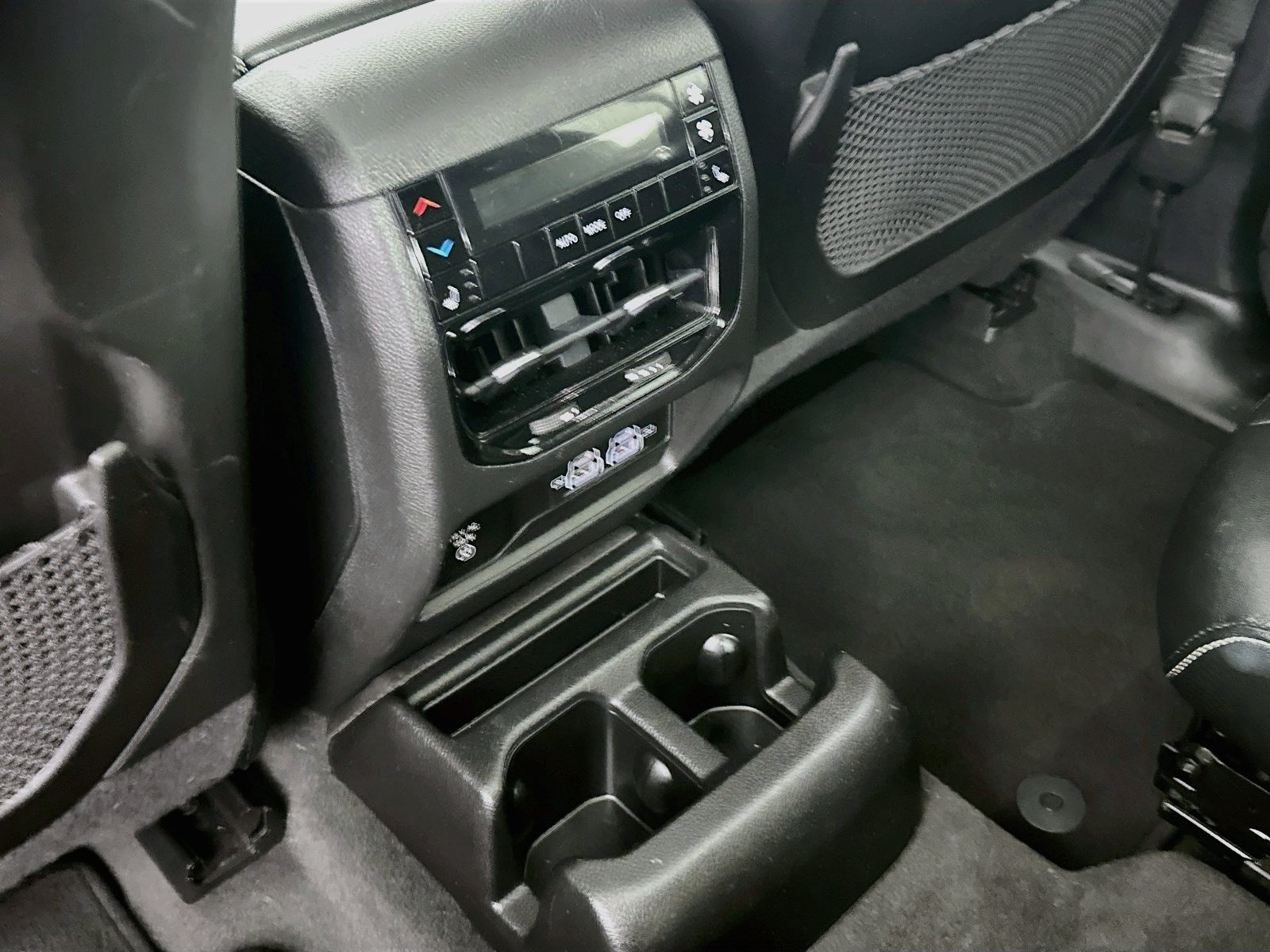 Used 2022 Jeep Grand Cherokee L Limited w/ Trailer Tow Group (B) AWD/4WD image 27