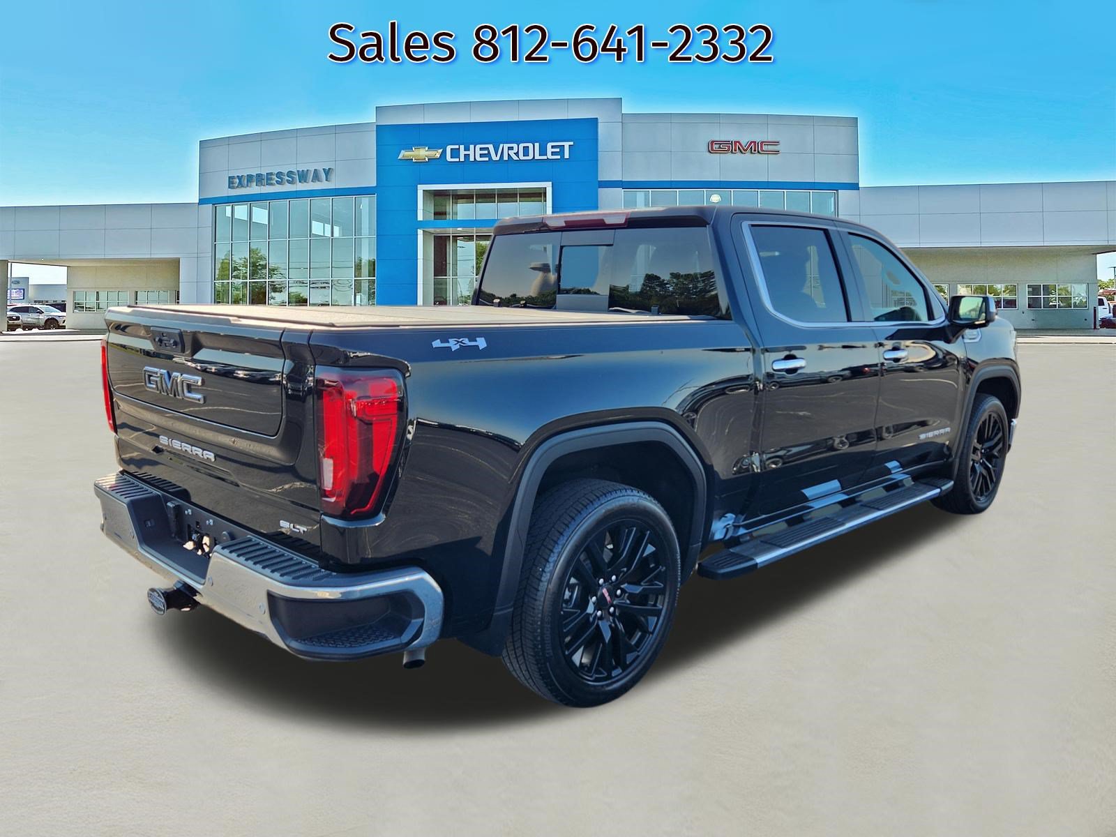 Used 2024 GMC Sierra 1500 SLT w/ SLT Premium Plus Package AWD/4WD image 7