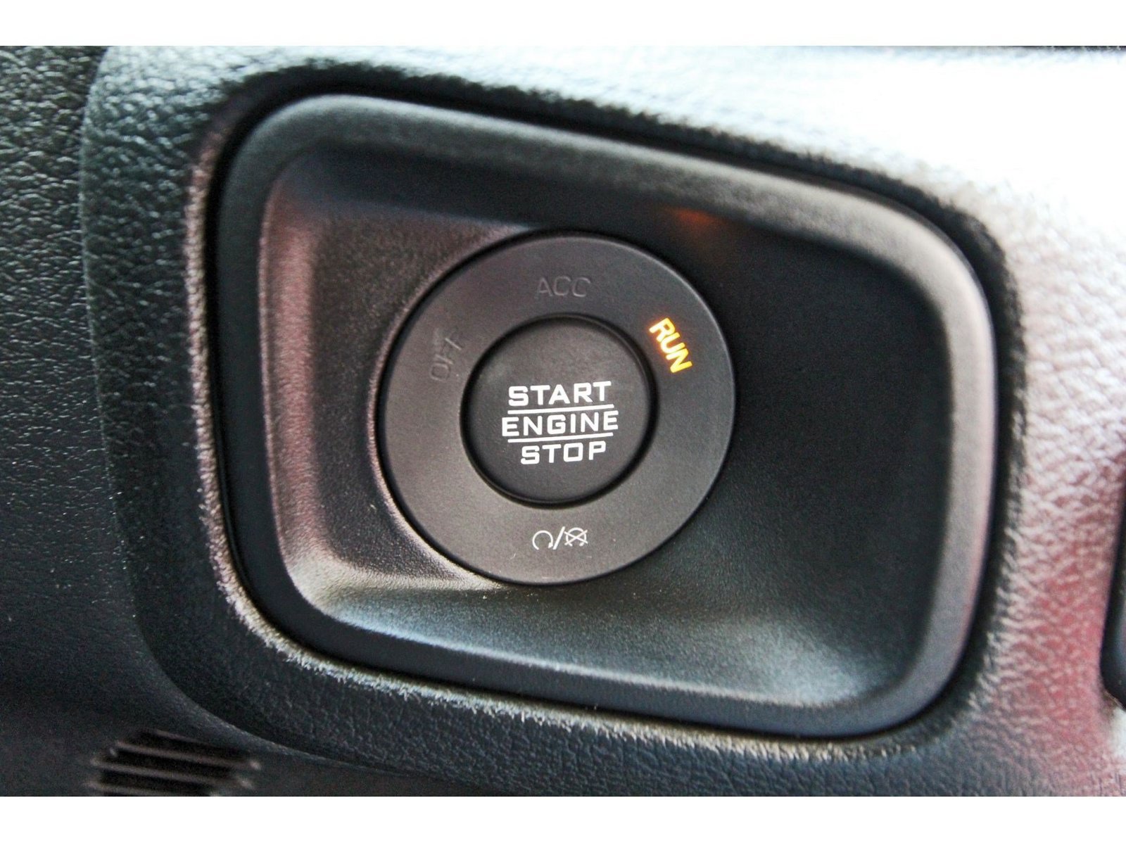 Used 2025 Jeep Gladiator Sport AWD/4WD image 21