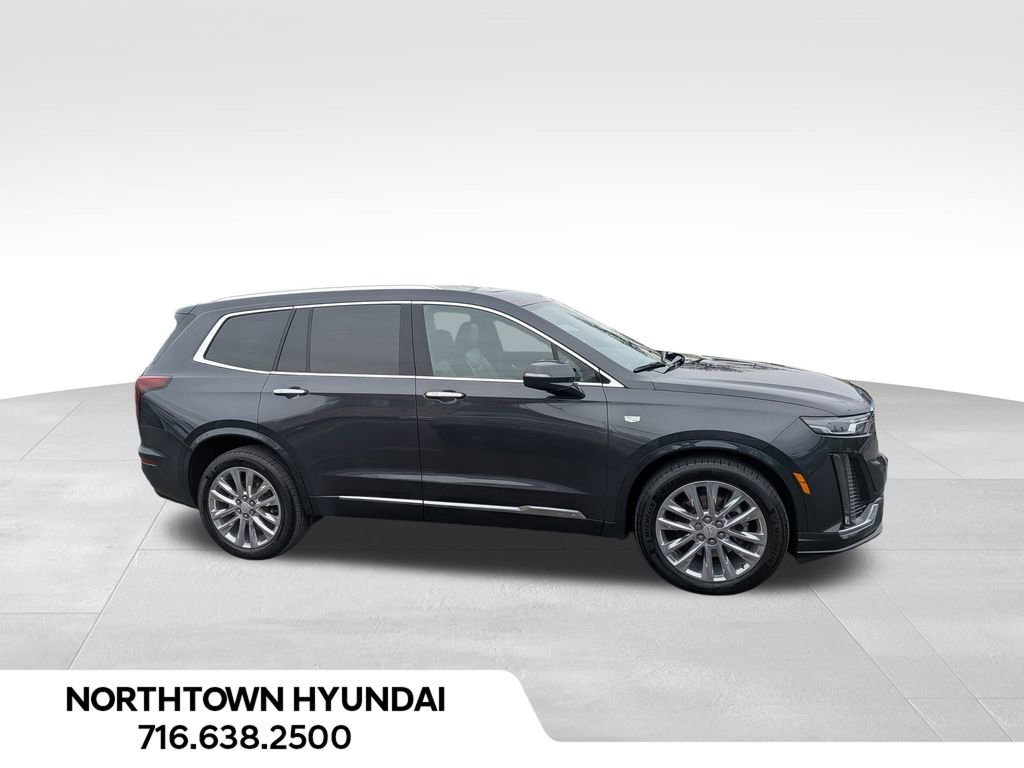 Used 2023 Cadillac XT6 Premium Luxury image 3