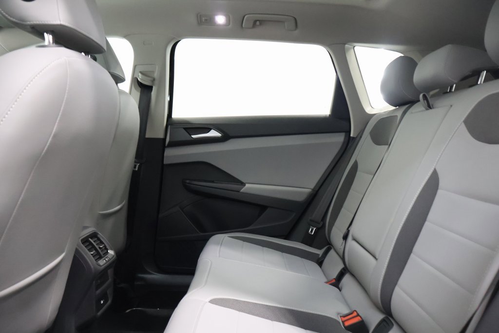Used 2023 Volkswagen Taos SE w/ Panoramic Sunroof Package image 26