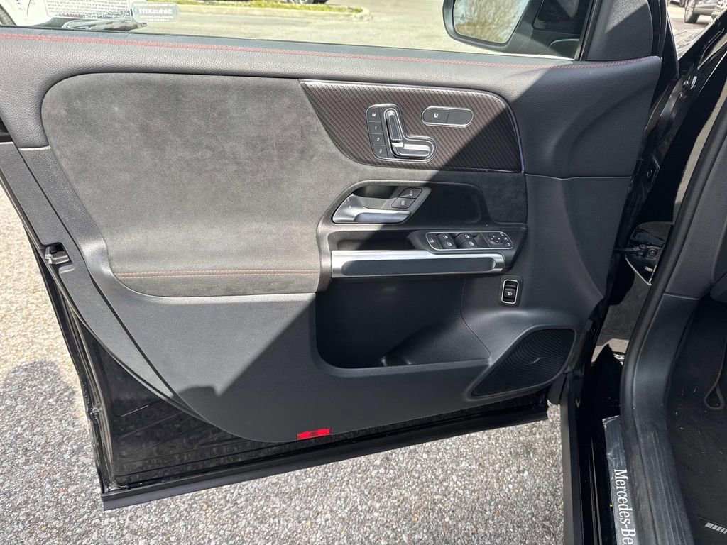 Used 2025 Mercedes-Benz GLB 250 image 19