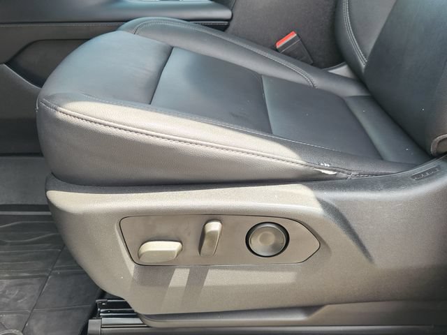 Used 2022 Chevrolet Tahoe Z71 w/ Luxury Package AWD/4WD image 23