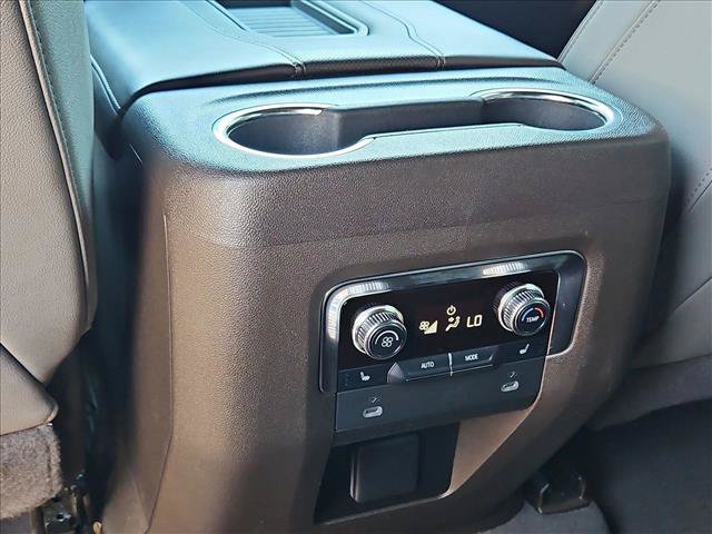 Certified 2022 GMC Yukon SLT w/ SLT Premium Package AWD/4WD image 24