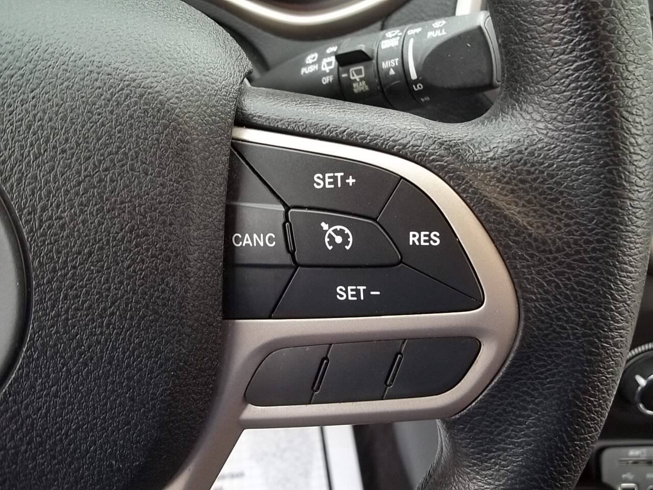 Used 2017 Jeep Cherokee Sport AWD/4WD image 21
