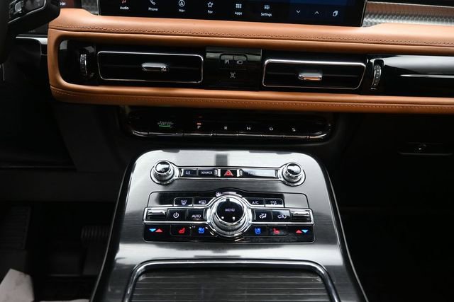 Certified 2022 Lincoln Nautilus Black Label AWD/4WD image 14