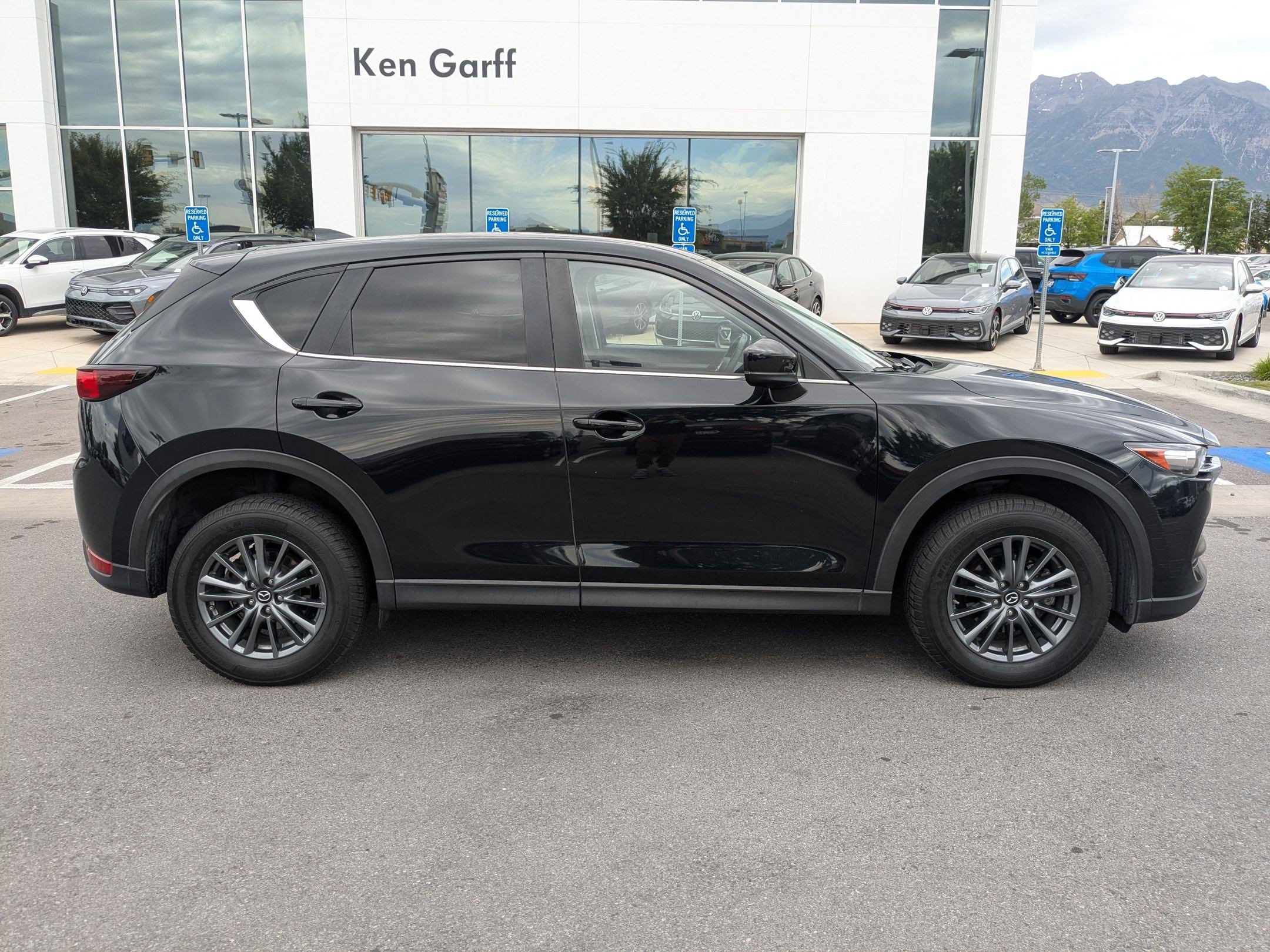 Used 2017 MAZDA CX-5 Touring w/ Preferred Equipment Package AWD/4WD image 2