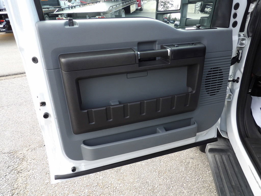 Used 2012 Ford F550 2WD Regular Cab Super Duty w/ Payload Upgrade Pkg image 14