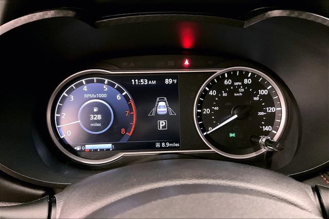 New 2025 Nissan Versa SR w/ Trunk Package image 24