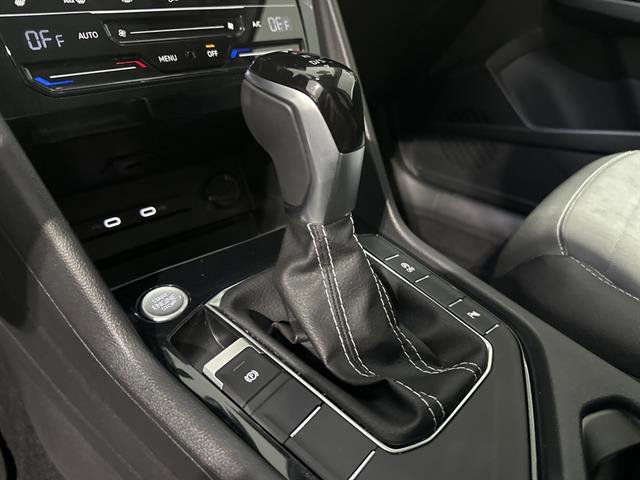 Certified 2025 Volkswagen Taos SE image 23