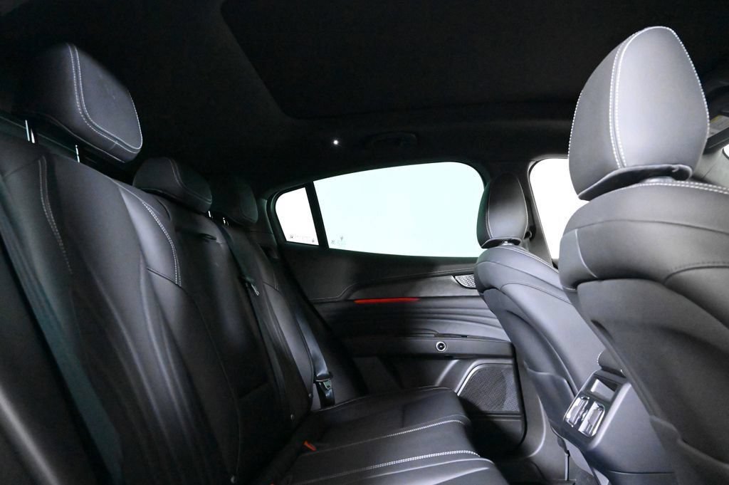 Used 2025 Maserati Grecale GT AWD/4WD image 17