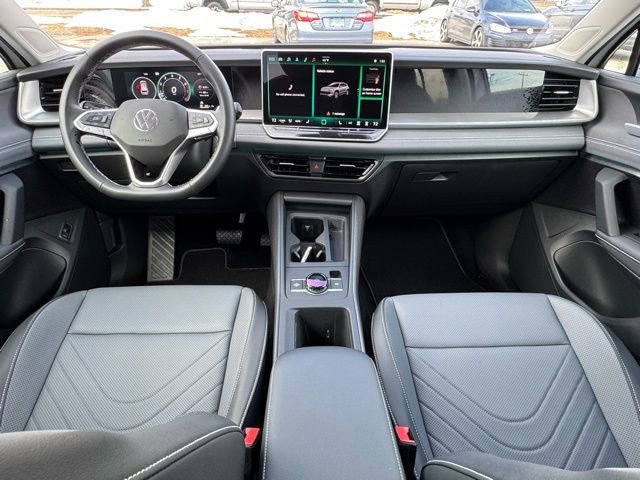 Used 2025 Volkswagen Tiguan SE image 13