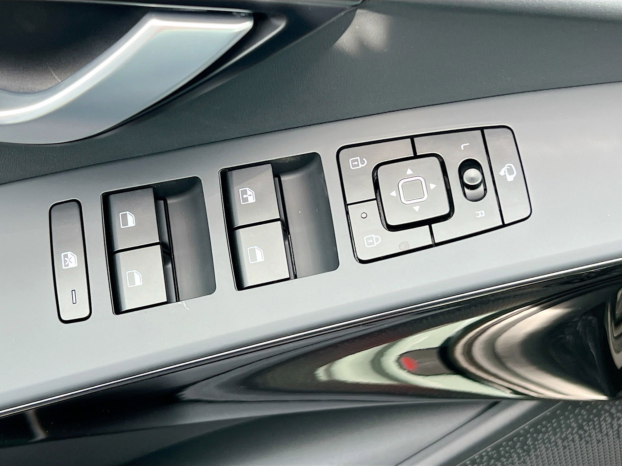 New 2025 Kia Niro EX Touring image 21