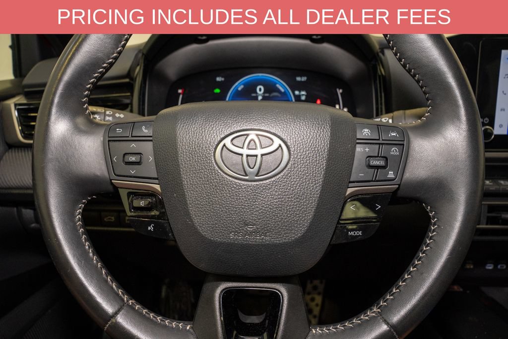 Used 2025 Toyota Camry SE FWD image 18