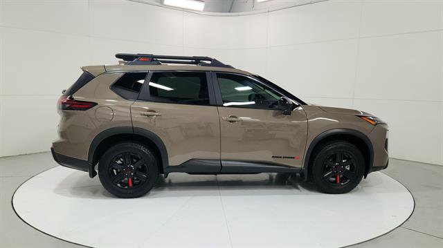 Used 2025 Nissan Rogue SV image 9